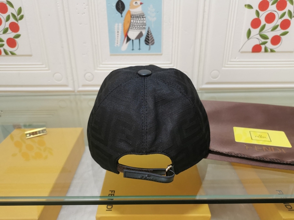 ブランド帽子側面デザイン